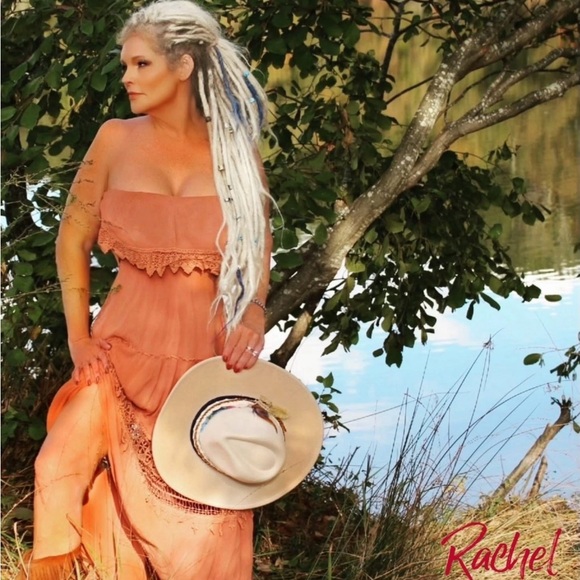 Meet your Posher, Rachel - Picture 7 of 16